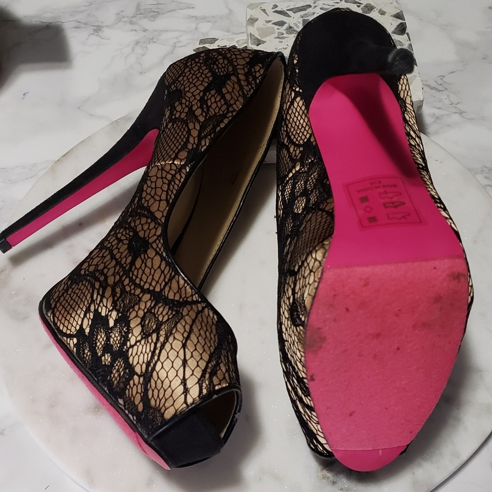 Shoedazzle stiletto pump